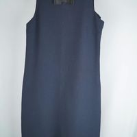 Robe avec nœud décoratif