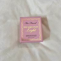 Highlighter diamond light Too Faced 