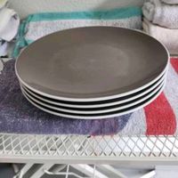 Lot de 4 assiettes plates 