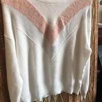 Pull blanc et rose duveteux taille XL