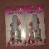 Colle a faux ongles