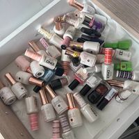 Plusieurs vernis utilisés 