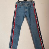 Jeans LÃ©vis 501 cropped bandes cotÃ©s ðŸ’™ 
