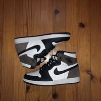 Jordan 1 dark mocha 