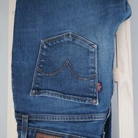 Jean Levi's slim