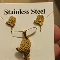 Ensemble collier & Boucles d'oreilles Rose