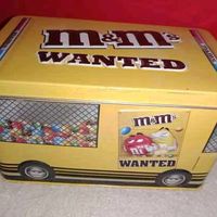 Boîte m&ms version bus TBE