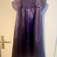 Robe violet foncé 