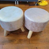 Lot de 2 poufs irisés 