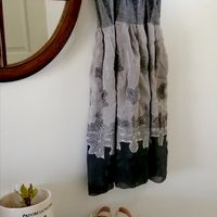 Robe courte grise et noire 