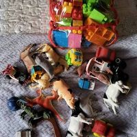 Lot jouets mélangé 
