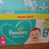 Couche Pampers Baby dry T.4 neuf