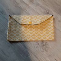 Pochette a masque