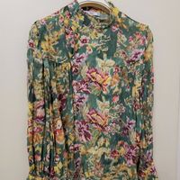 Flower shirt Mango, size 36, col mao, idéal pour offrir cadeau de Noel