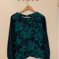 Blouse H&M Taille S fleuri vert bleu marine 