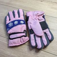 Petits gants rose 🧤 