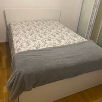 Lit sommier surmatelas