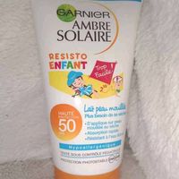 Garnier Ambre solaire resisto enfant 50 FPS neuf